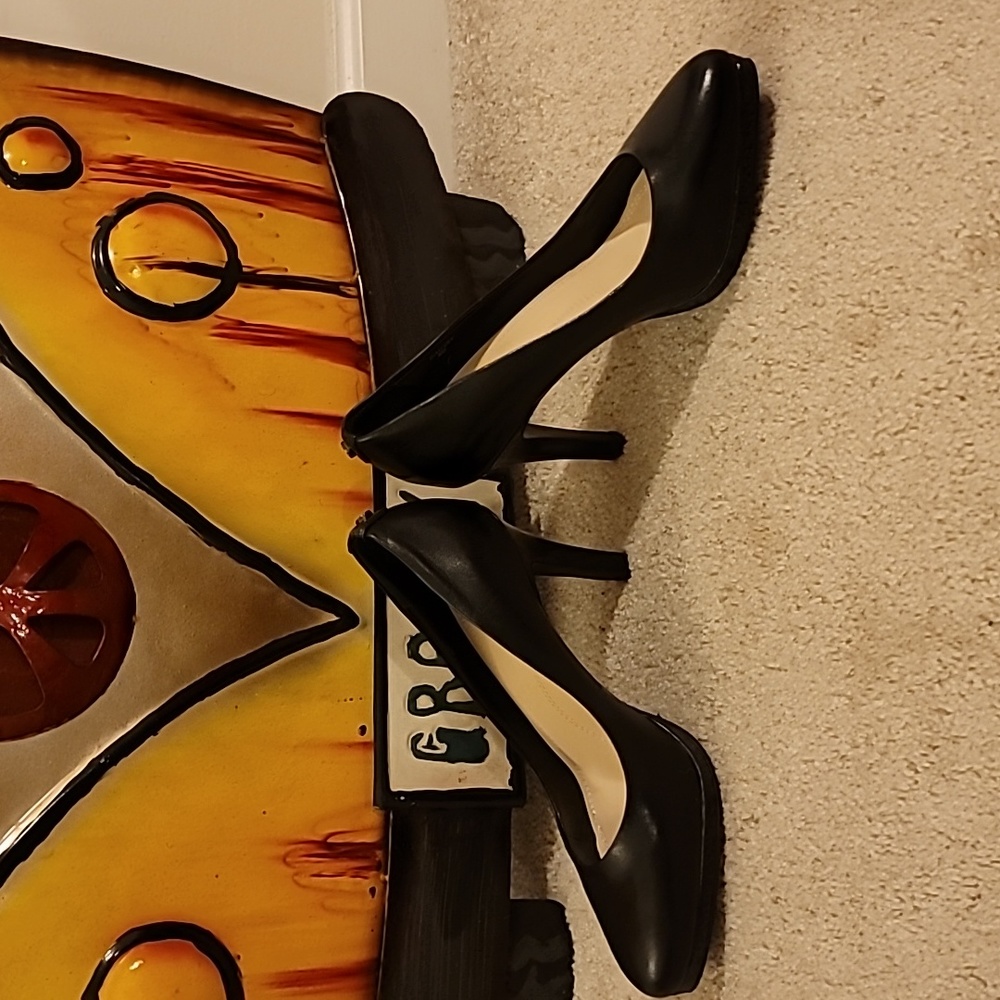 Shoes - Picture 2 of 4
